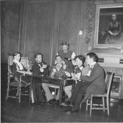 Gogol's "Igroki" staging