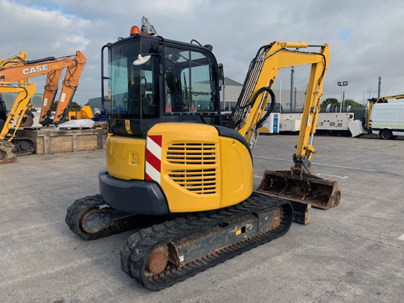 2016 KOMATSU PC55MR-3