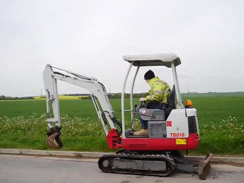 Thumbnail: 2013 TAKEUCHI TB016