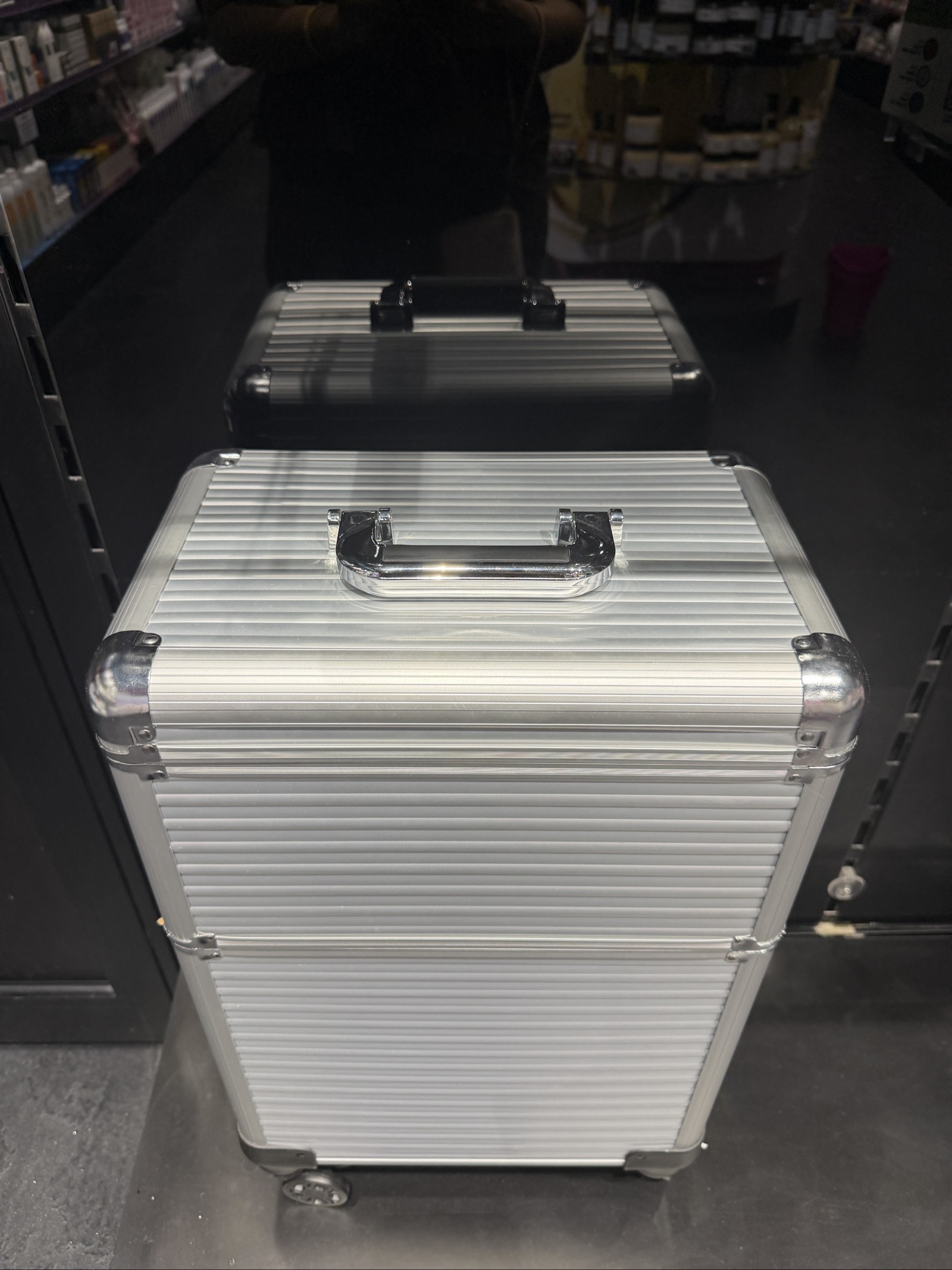 Valise trolley rigide en aluminium