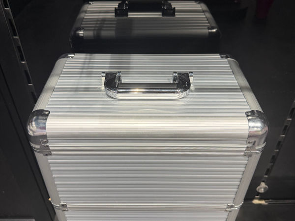 Valise trolley rigide en aluminium