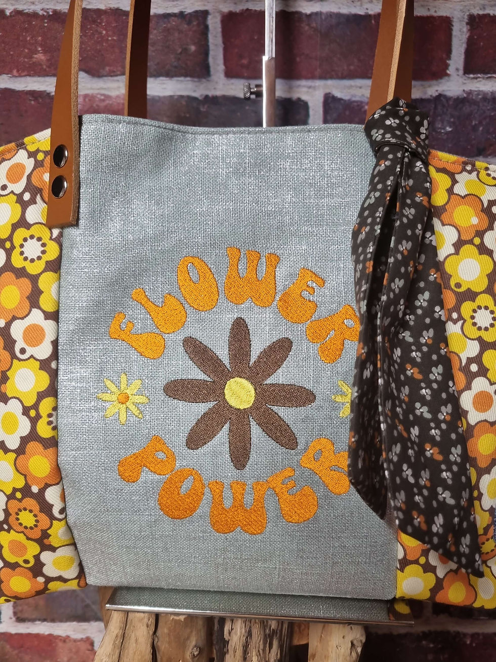 Miniature : Cabas flower power tissus seventys +trousse