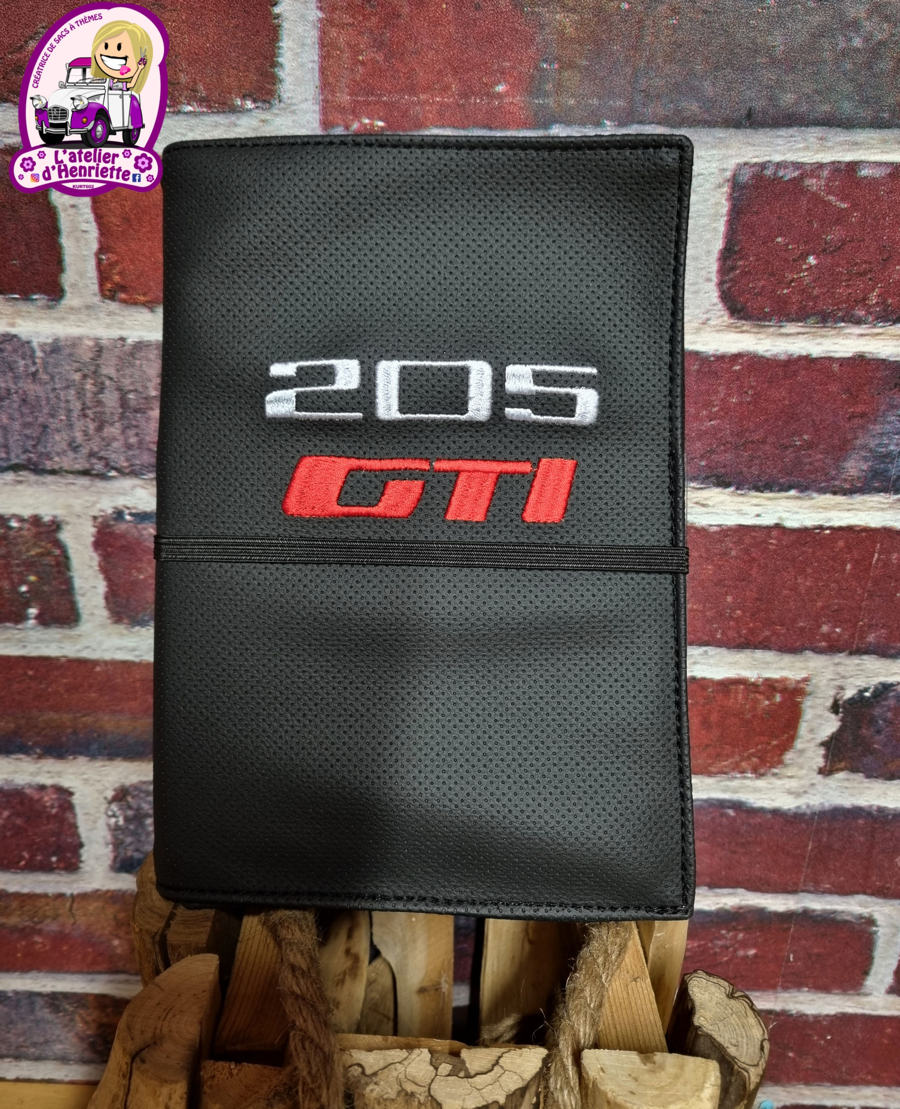 SUR COMMANDE étui à carnet d'entretien 205 gti