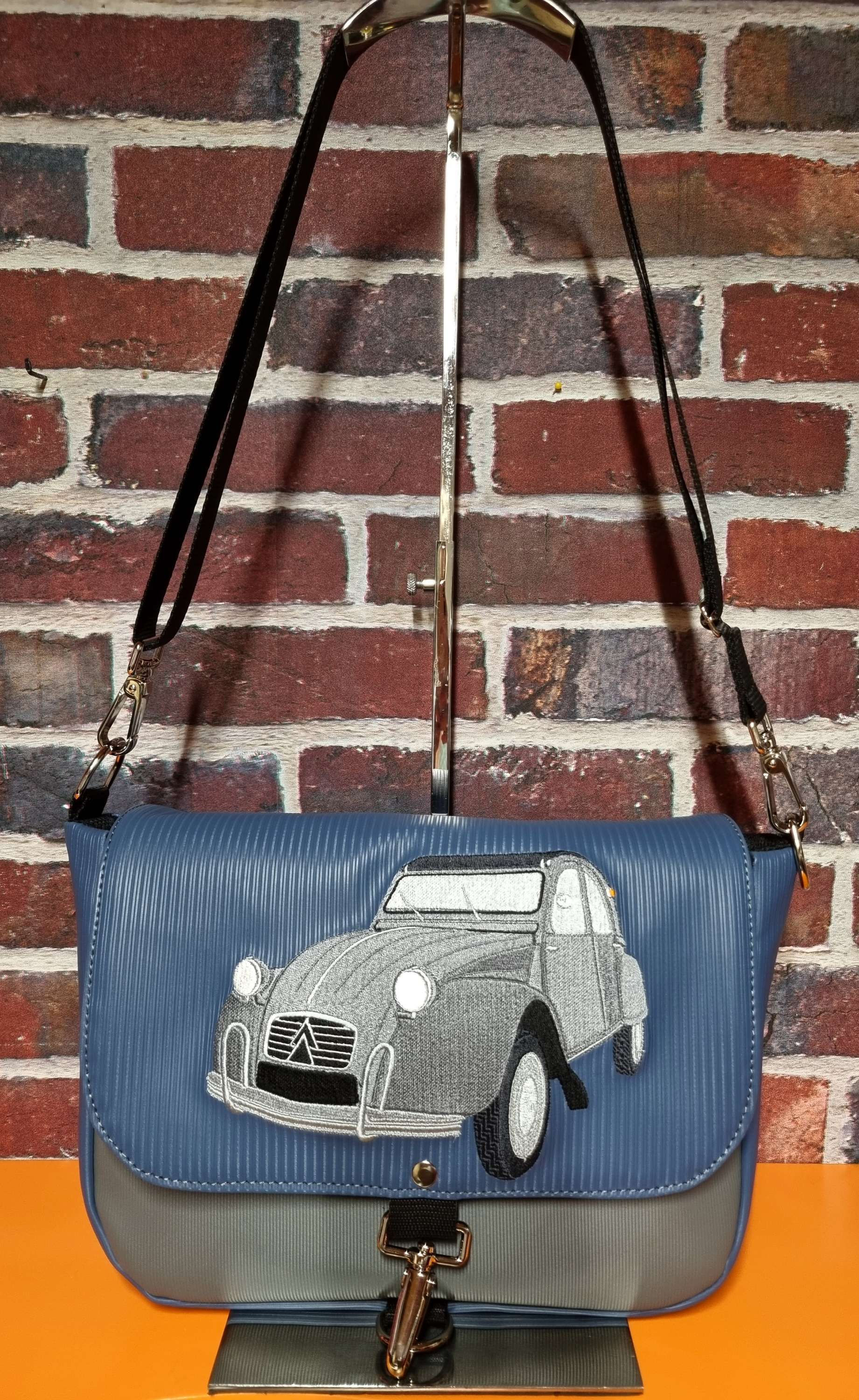 Sac bandoulière thème 2CV mémère 