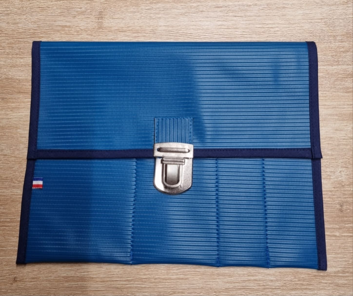 Miniature : Pochette à outils en capote de 2 cv bleu Myosotis 