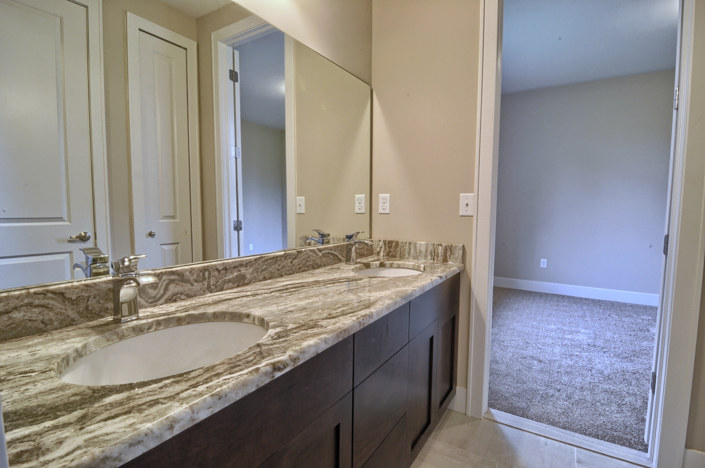 Jack_And_Jill_Bathroom