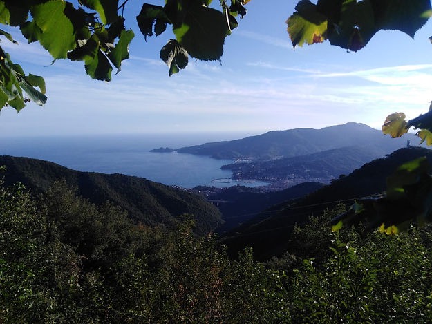 vista_mozzafiato_promontorio_portofino_dall'albergo_casa_del_pellegrino_corsi_e_ritiri_yoga