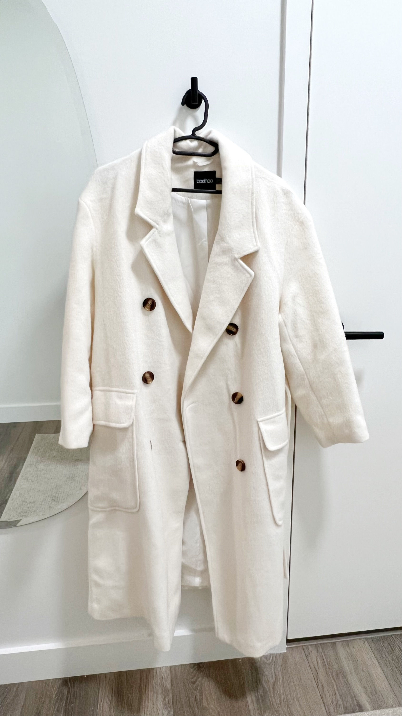 CREAM COAT