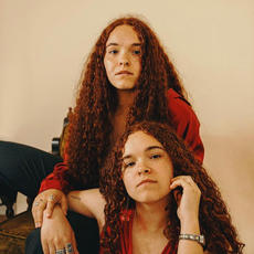 LORIEN & KHAILA STEVENS