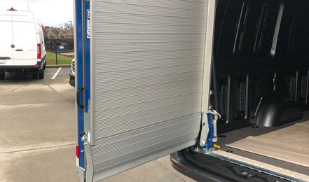 9ALPC279 Sprinter swiveled.jpg