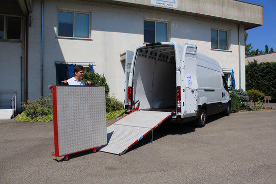 High-Capacity Swivel Loading Ramps | National Fleet Products