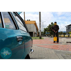 Hombre pasa la cuarentena en su vehÃculo