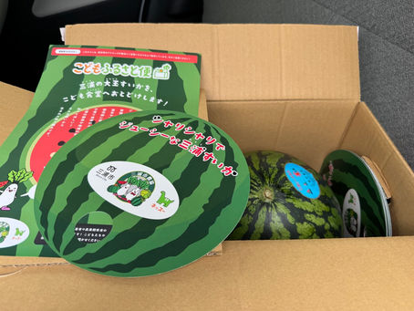子ども達へ🍉すいかをお届け致しまた。