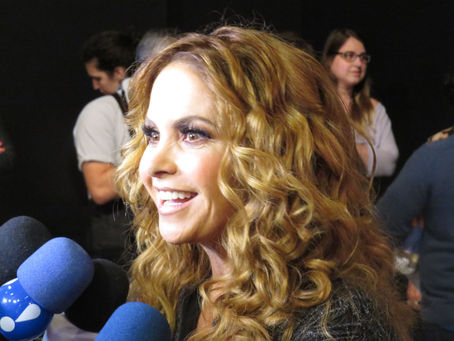 Lucero, cantora e atriz Mexicana, declara a sua paixão pelo Brasil