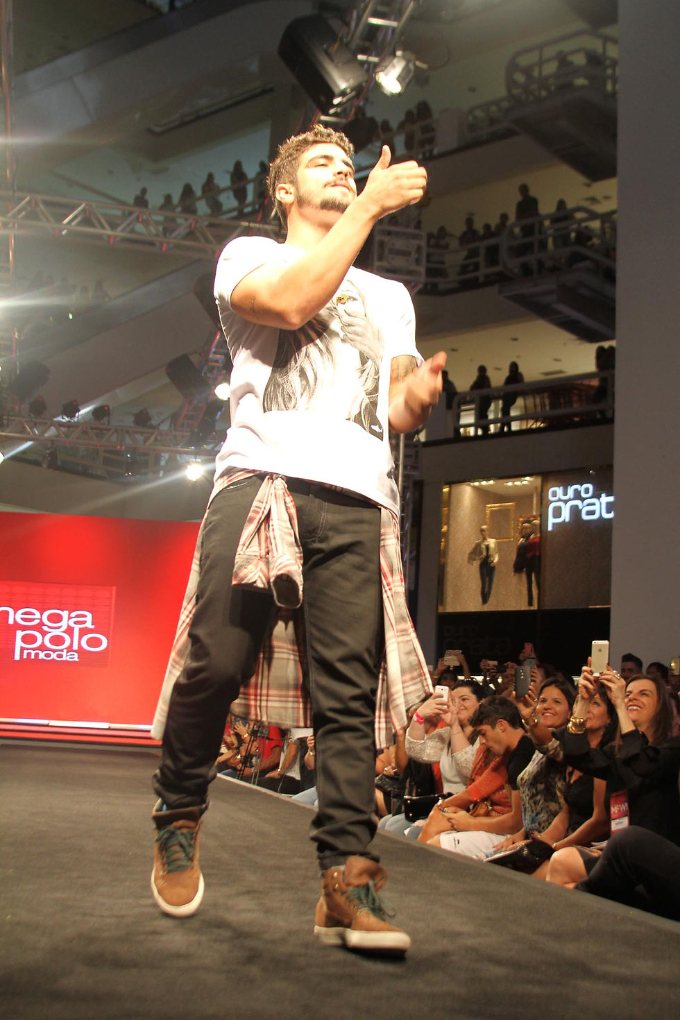 Desfile Valeska Popozuda_lecovianaphotoss-3.jpg