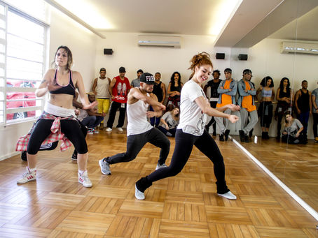 A cantora Lolla For You faz audição do seu Ballet em São Paulo