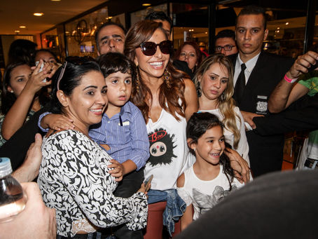 Sabrina Sato lança sua linha de bolsas