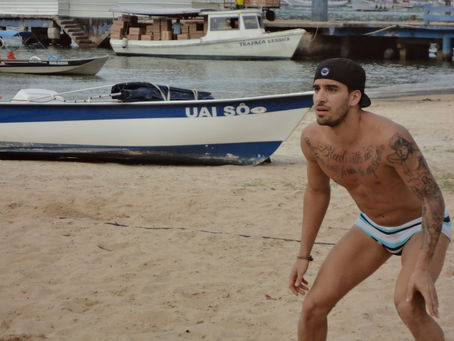 Ator Guilherme Leonel, curte férias na paradisíaca Ilha Grande, em Angra dos Reis