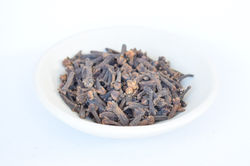 Cloves whole2