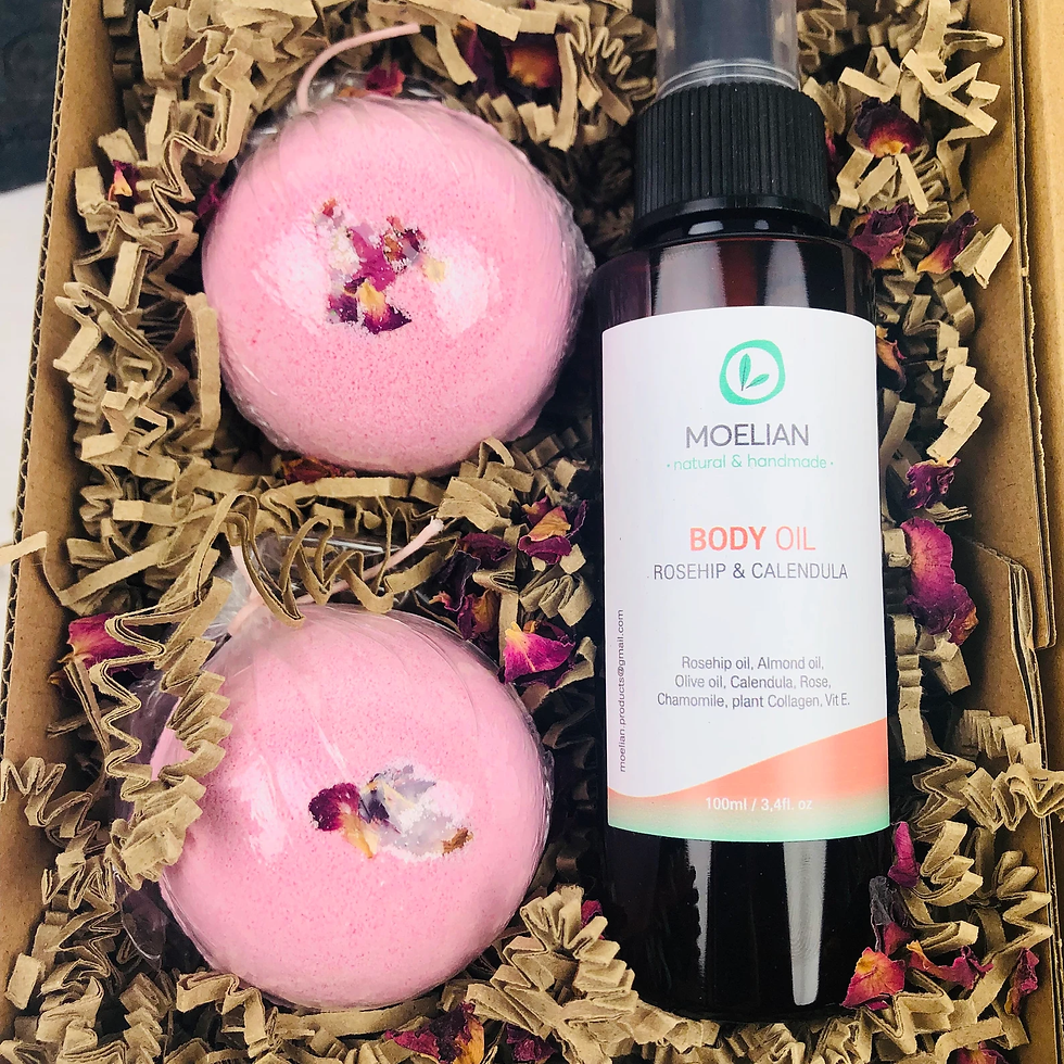 Thumbnail: Relaxing Spa Set by Moelian, Body Oil & Rose Bath Bombs