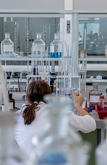 laboratory-2815640_1920 editado.jpg