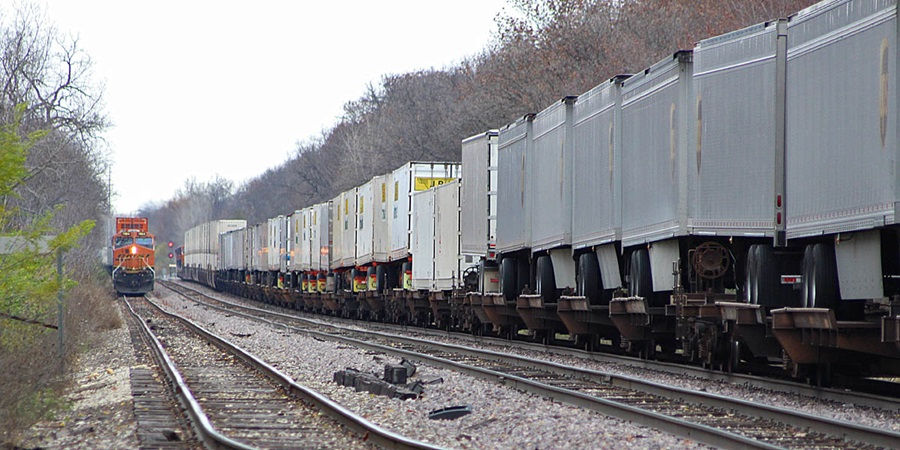 UPS trailers by rail – trains.com