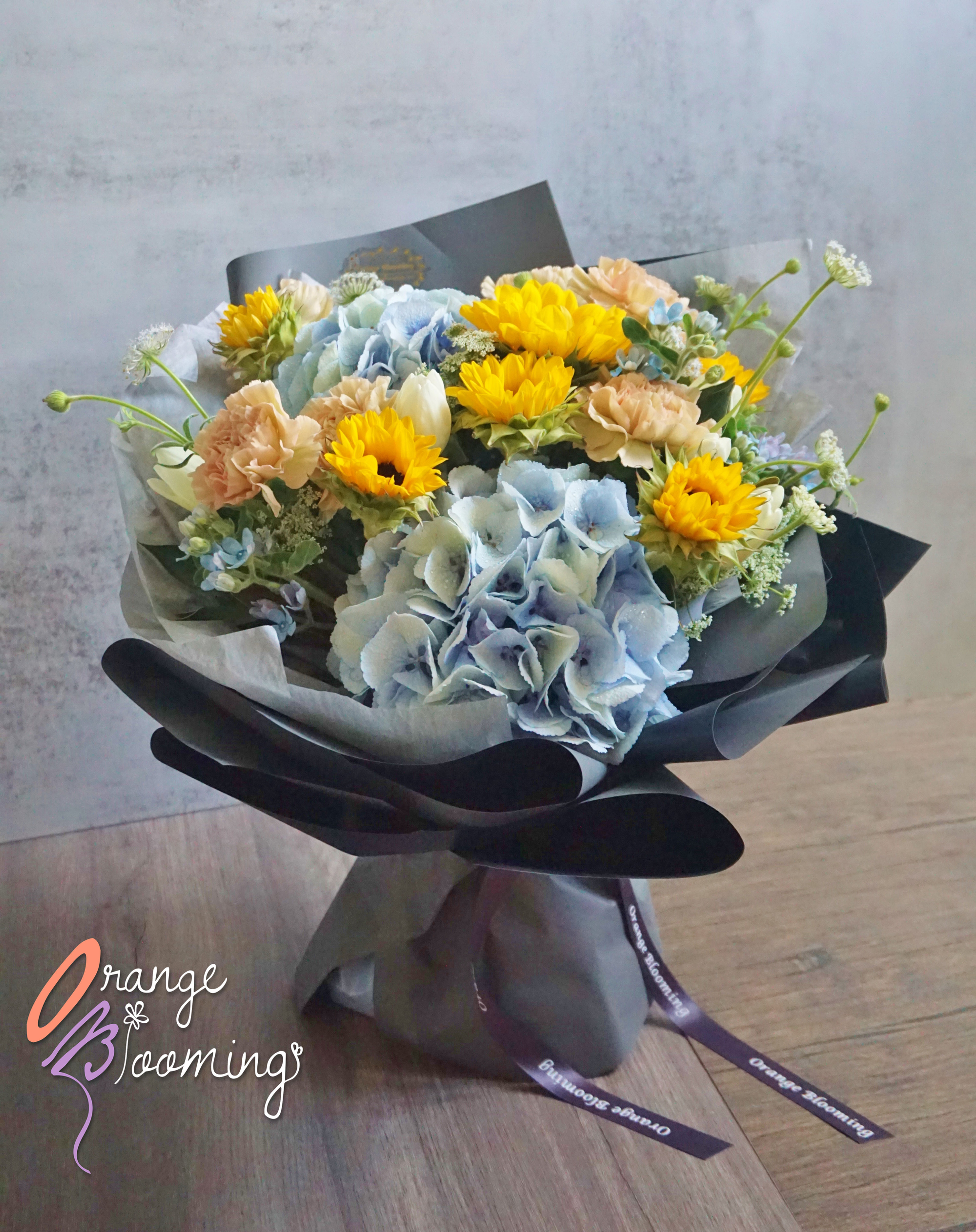 Blue Hydrangea & Sunflower Bouquet . 繡球花+向日葵 花束