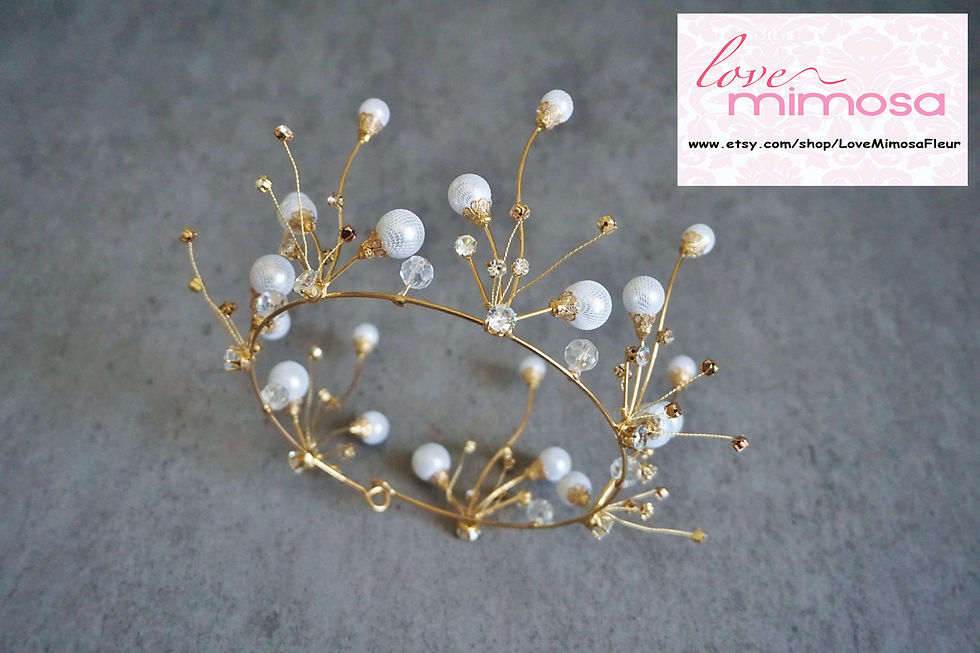Thumbnail: Gold tiara with pearls, C114