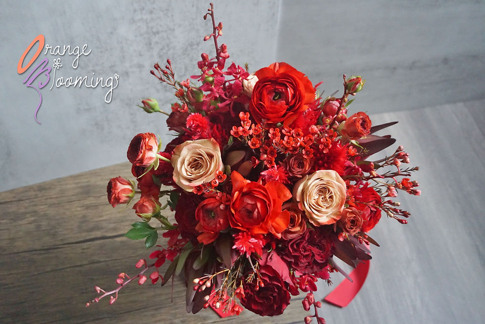 Thumbnail: Red Garden Rose Bridal Bouquet 結婚花球