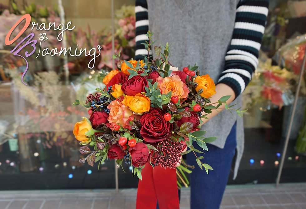 Thumbnail: Orange Red Bridal Bouquet   結婚花球