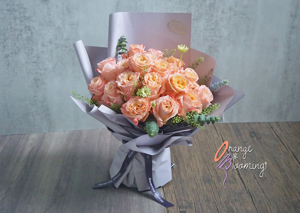 Thumbnail: Peach Garden Roses Bouquet  庭園紅玫瑰花束