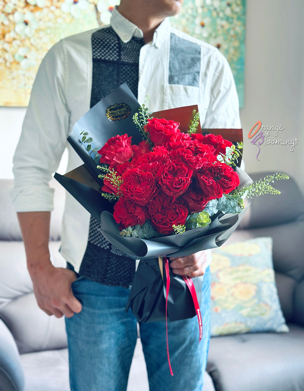 Thumbnail: Premium Grade Red Garden Roses Bouquet  特級庭園紅玫瑰花束