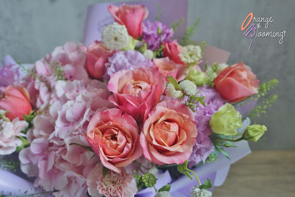 Thumbnail: Baby Pink Hydrangea & Garden Rose Bouquet 粉紅繡球玫庭園瑰花束