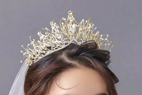 Thumbnail: Silver Crystal tiara, C101S