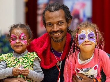 Niya avec ses deux filles