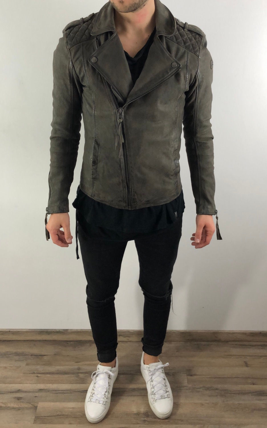 Miniaturbild: Tigha Elon Buffed