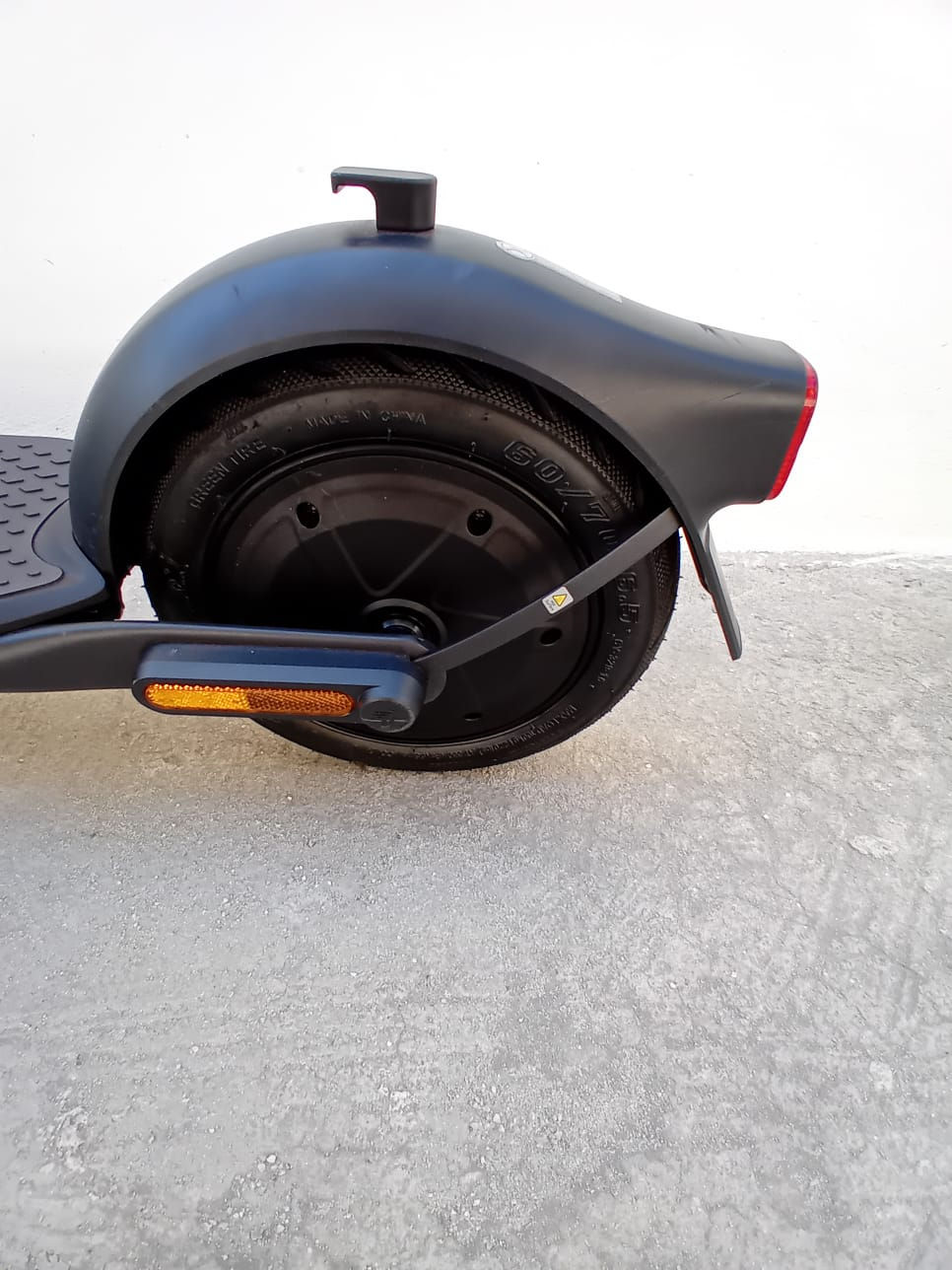 Thumbnail: Segway Ninebot KickScooter F2 Pro D