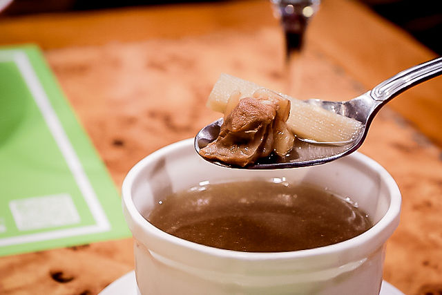 健康營養的山藥豬肉排骨湯