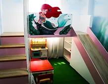 紅色溜滑梯-小美人魚房