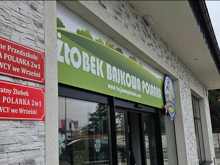 Rozwój ruchowy i emocjonalny dziecka we Wrześni – jakie zajęcia dodatkowe oferuje Bajkowa Polanka i ile kosztują zajęcia?