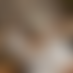 pani z ogórkami na oczach