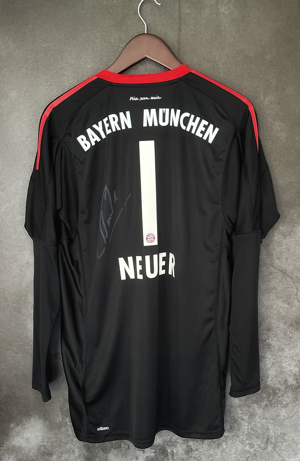 FC Bayern München 2017/18 GK Signed NEUER Medium 10/10 AdiZero