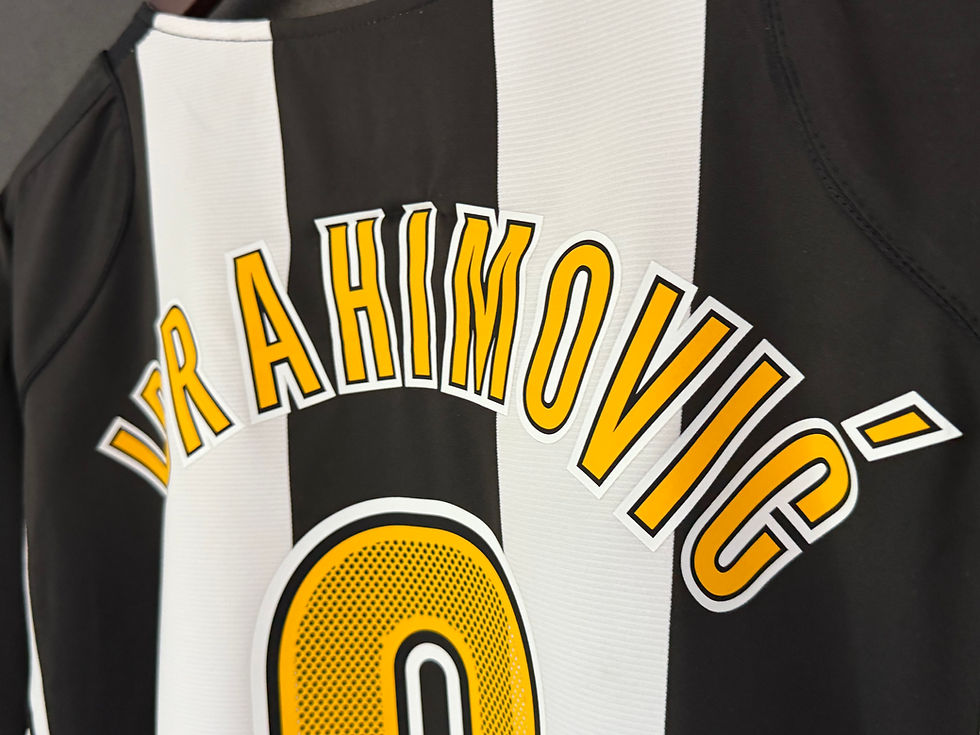 Thumbnail: Juventus 2004/05 Home Ibrahimovic 9 XL 9/10