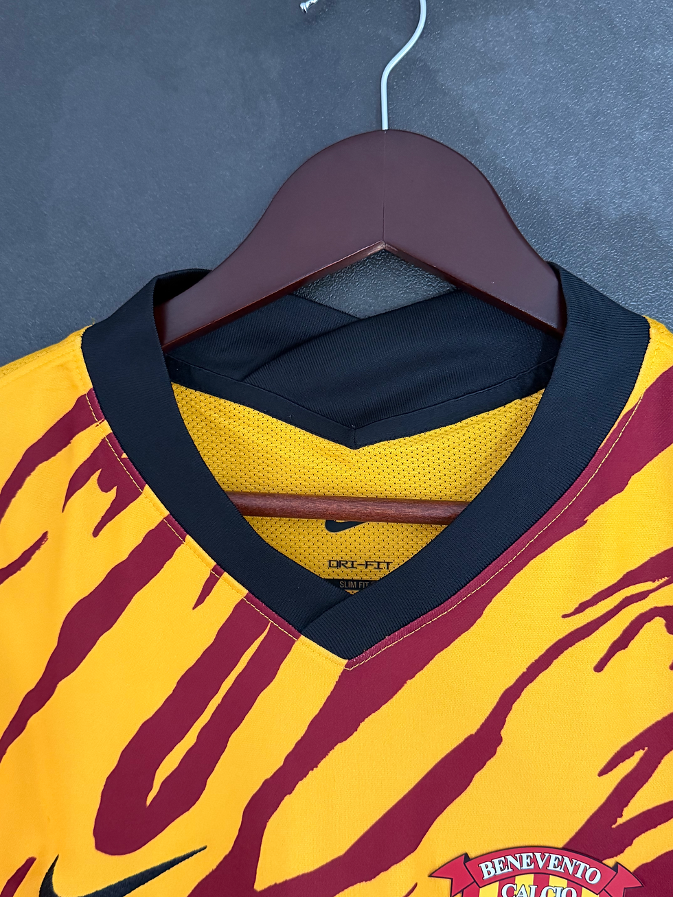 Miniatura: Benevento Calcio 2022/23 Home XL 10/10