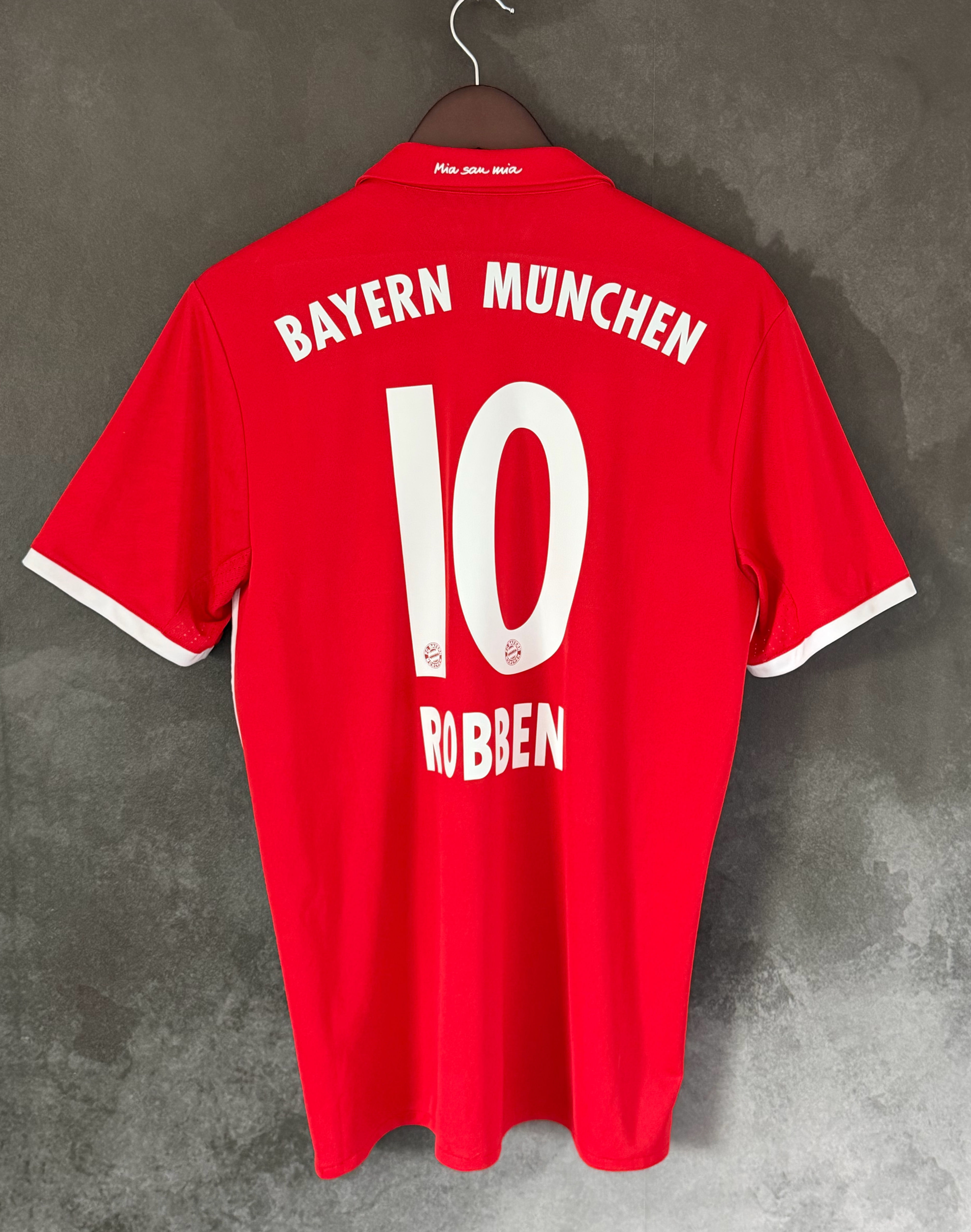 FC Bayern München 2016/17 Home ROBBEN 10 Large 8/10