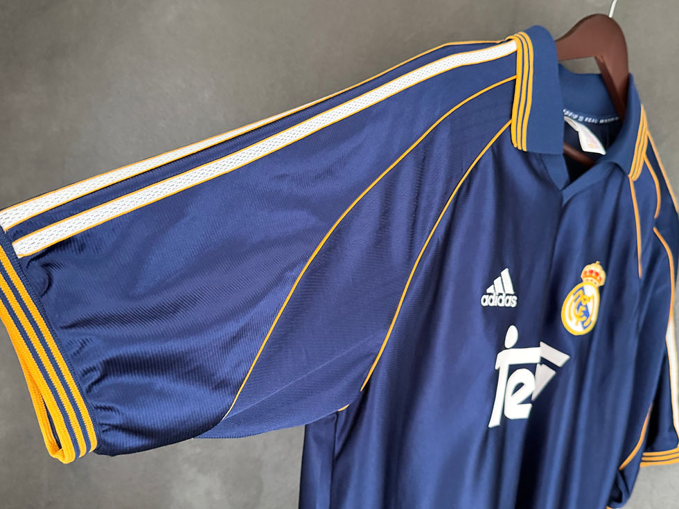 Miniature : Real Madrid 1998/99 Third SUKER 9 Large 8/10