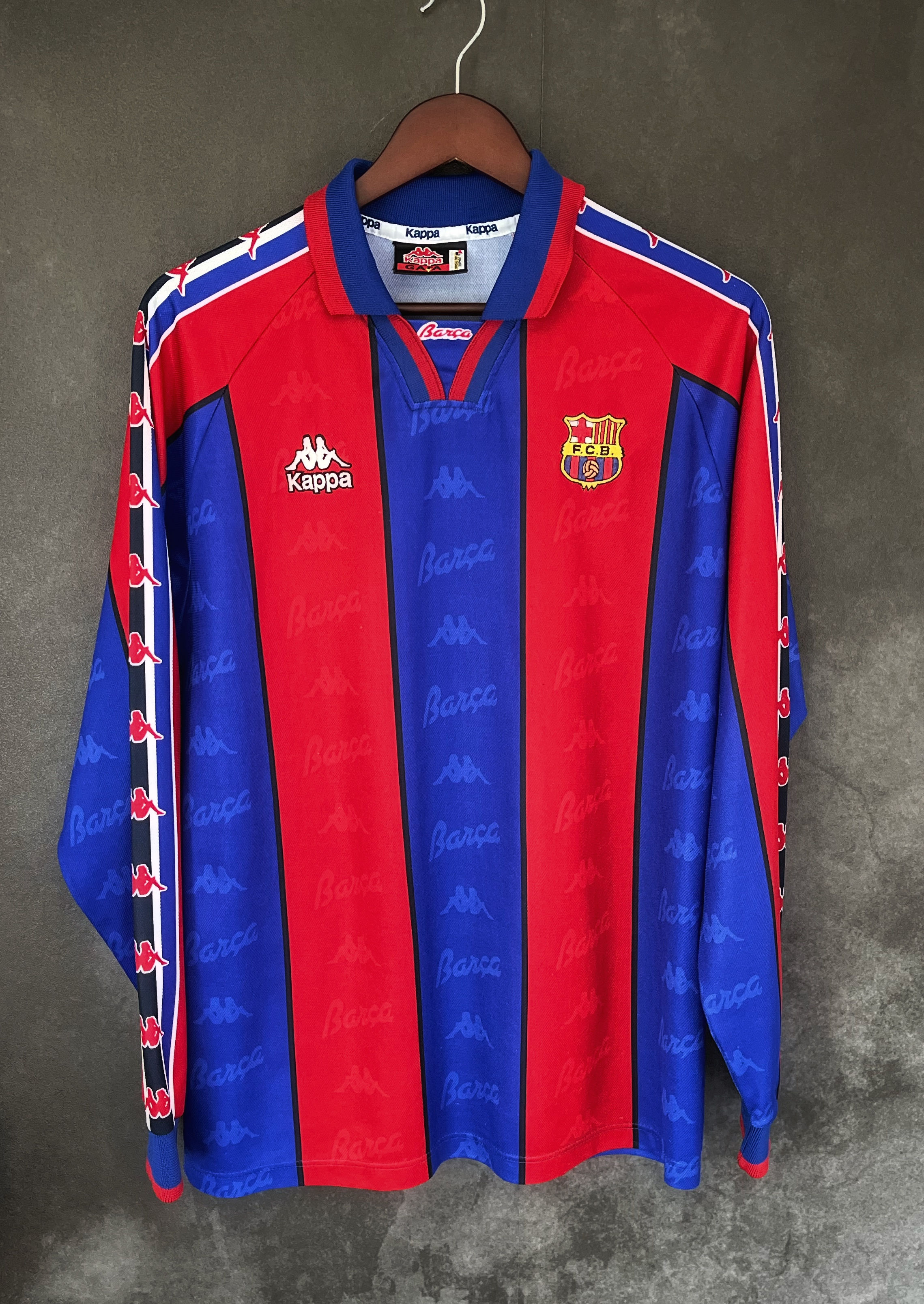 Barcelona 1995/97 Home Large 8/10