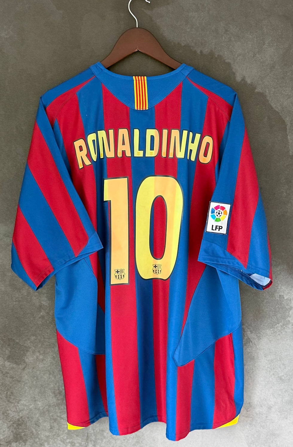 Thumbnail: FC Barcelona 2005/06 Home RONALDINHO 10 XXL 8/10