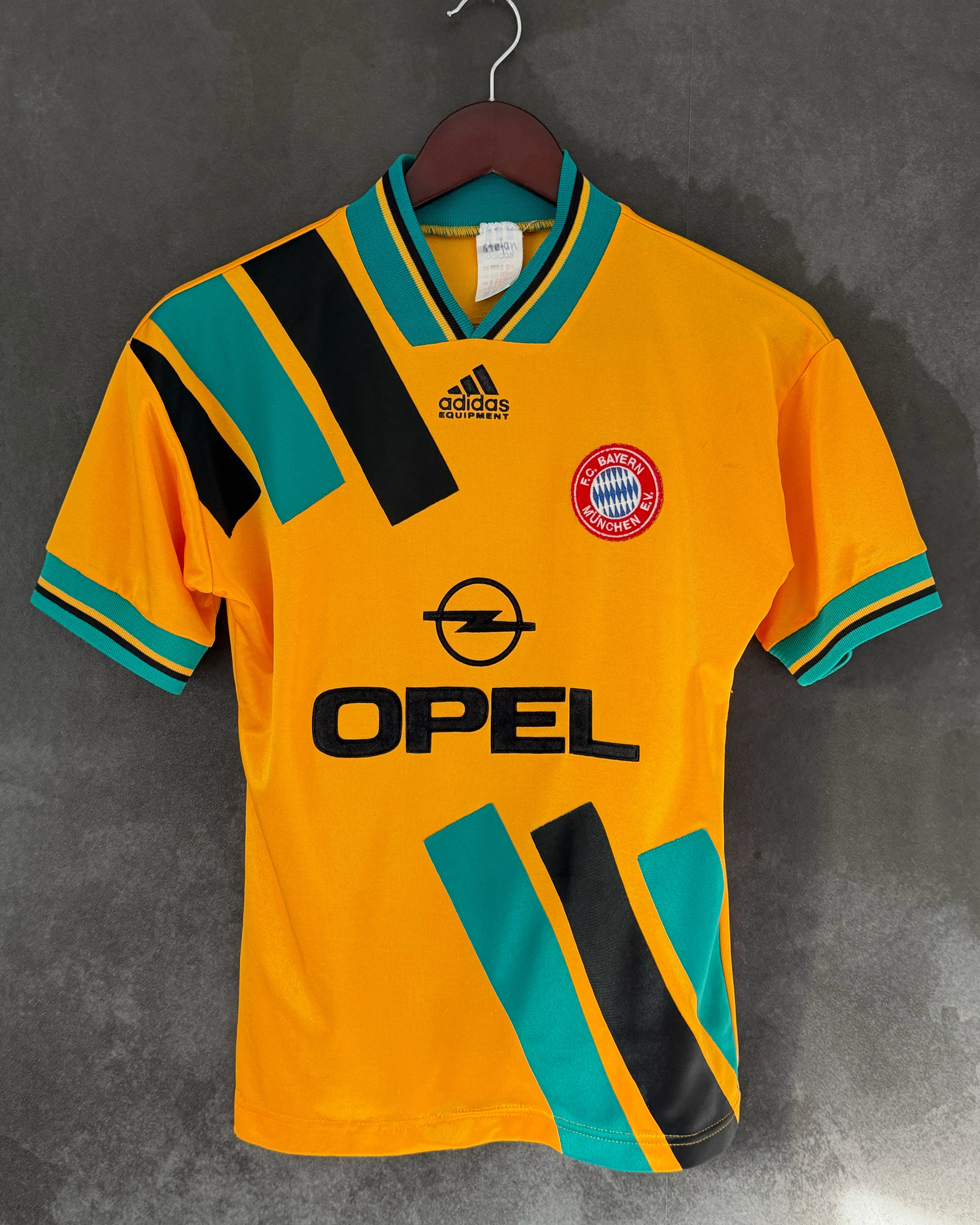 FC Bayern München 1993-1996 Away with Shorts SFORZA 14 XS 5/10