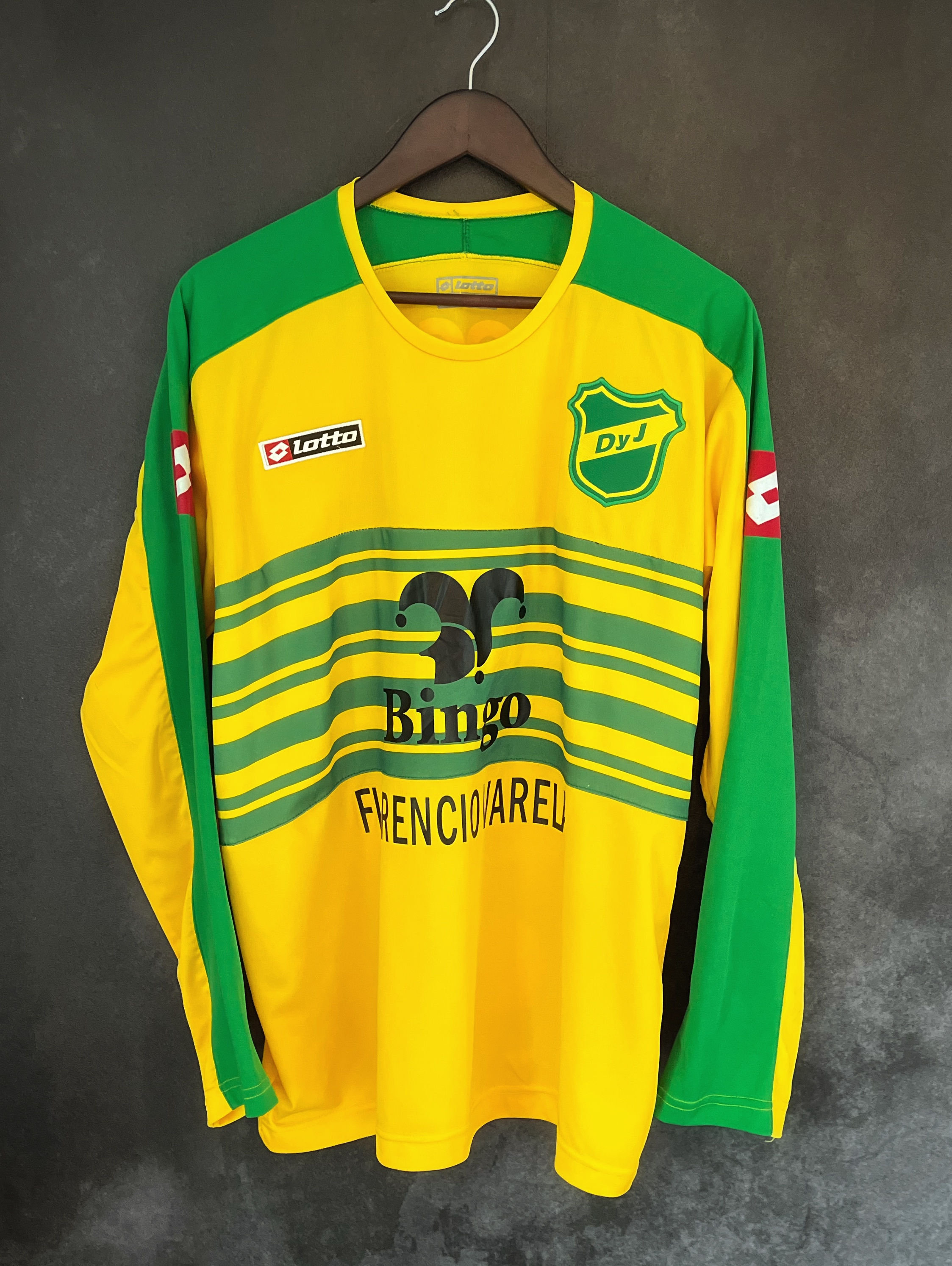 Defensa y Justica 2010/11 Home Large 9/10